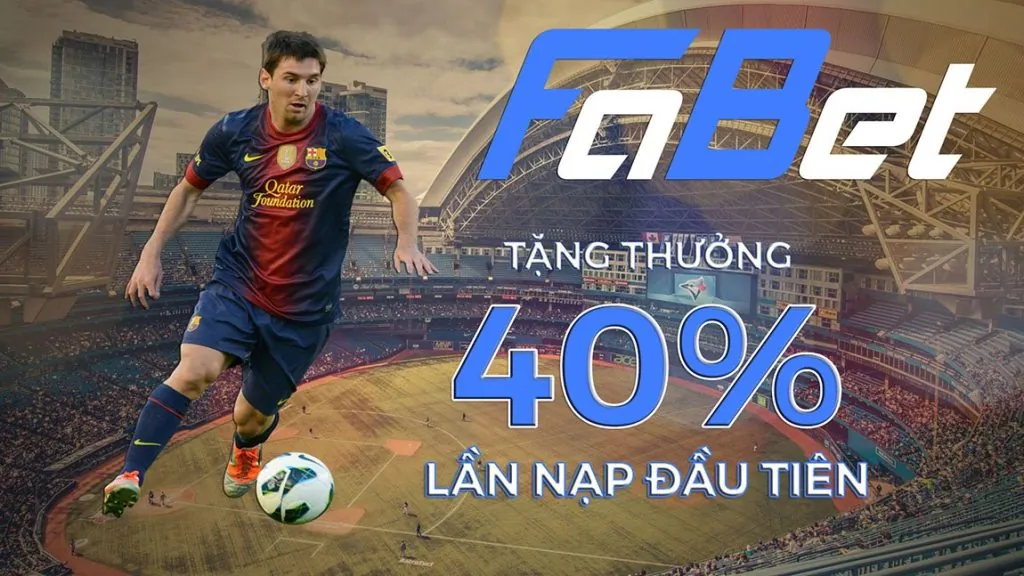 Sân tennis với vợt và bóng